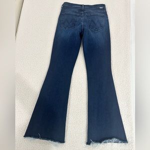 ** SOLD***Mother The Weekender Fray Jeans Mint Condition Size 26